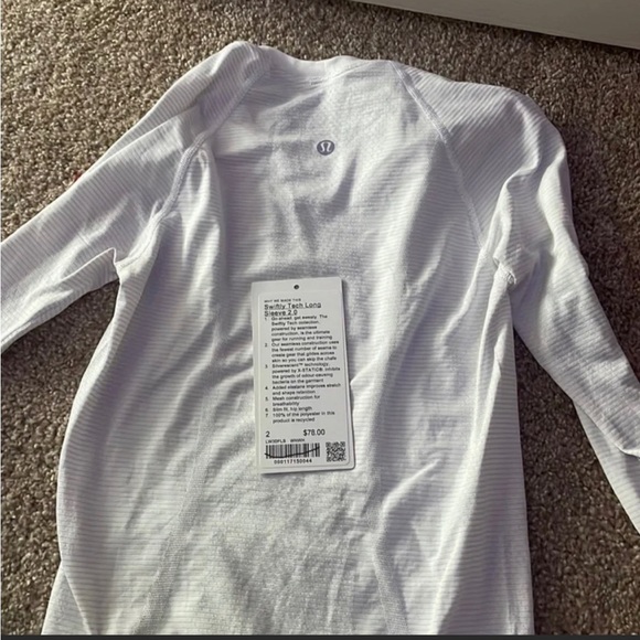 Worn a couple times, Comes with tag (but not attached) - Picture 3 of 3